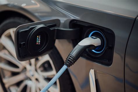 Move to electric vehicles could save nearly 90,000 lives in US by 2050, study says
